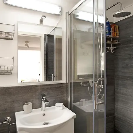 View And Pool - Happy Apartment